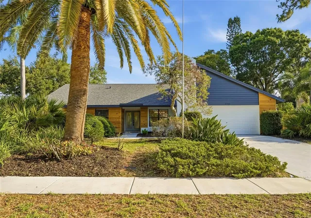 Photo 1 of Single family home for sale at 2700 Sedgefield Ct E, Clearwater, FL 33761 | MLS# TB8512379 | Listing updated on 2026-10-09