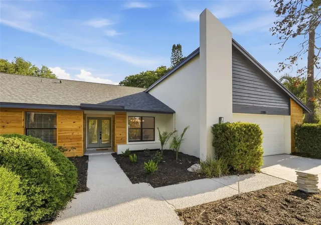 Photo 2 of Single family home for sale at 2700 Sedgefield Ct E, Clearwater, FL 33761 | MLS# TB8512379 | Listing updated on 2026-10-09