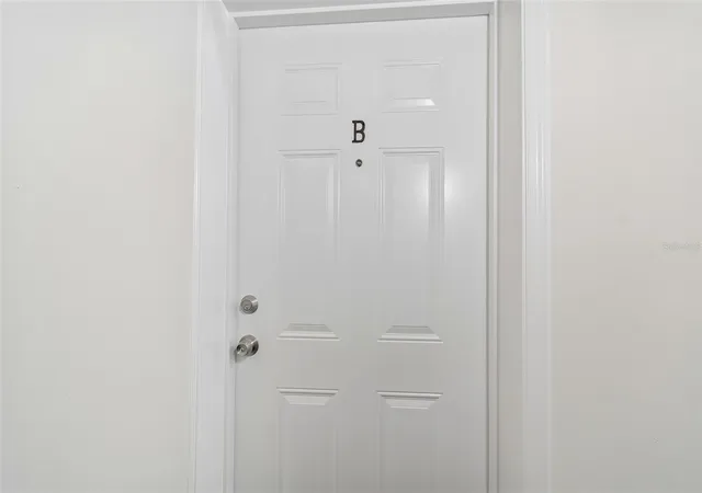 Listing Photo 4 - Condo for sale in building located at 8460 13Th St N, ST PETERSBURG, FL 33702 - Unit #B