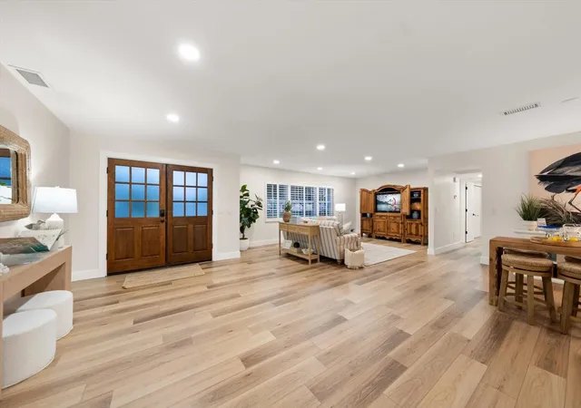 5th image of 1736 Golf View Dr, Belleair, FL 33756 | MLS# TB8512384