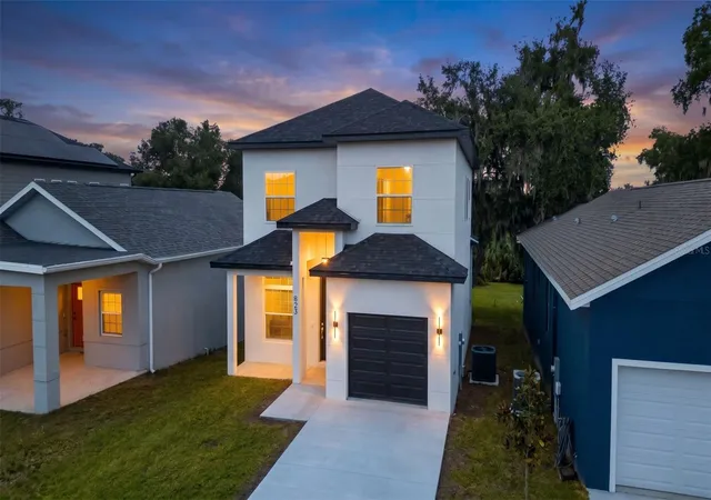 Photo 3 of Single family home for sale at 823 E Mcdonald Ave, Eustis, FL 32726 | MLS# O6411013 | Listing updated on 2026-10-28