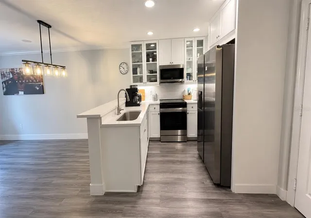 3rd image of 5073 Kingscrest Ln, Oviedo, FL 32765 | MLS# O6411016