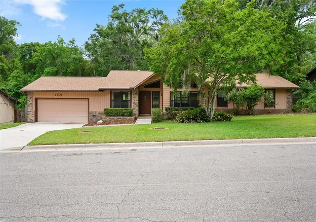 Photo 1 of Single family home for sale at 1301 Nw 94th Street, Gainesville, FL 32606 | MLS# GC540648 | Listing updated on 2026-09-21