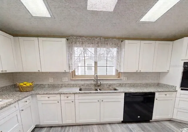 Photo 4 of Manufactured home for sale at 192 S Port Royal Ln, Apollo Beach, FL 33572 | MLS# TB8512450 | Listing updated on 2026-10-07