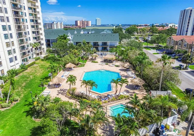 3rd image of 320 Island Wy #304, Clearwater Beach, FL 33767 | MLS# TB8512455