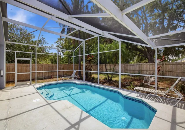 Photo 3 of Single family home for sale at 7611 Wiltshire Park Pl, Apollo Beach, FL 33572 | MLS# TB8512456 | Listing updated on 2026-10-06