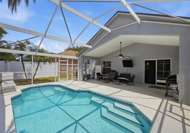 Photo 2 of Single family home for sale at 7611 Wiltshire Park Pl, Apollo Beach, FL 33572 | MLS# TB8512456 | Listing updated on 2026-10-06