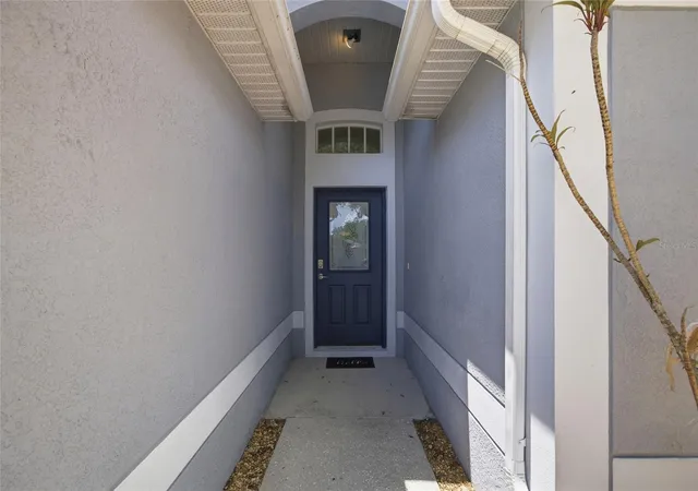 Photo 4 of Single family home for sale at 7611 Wiltshire Park Pl, Apollo Beach, FL 33572 | MLS# TB8512456 | Listing updated on 2026-10-06