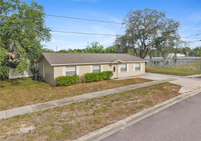 2nd image of 1221 E Court St, Tarpon Springs, FL 34689 | MLS# O6411060