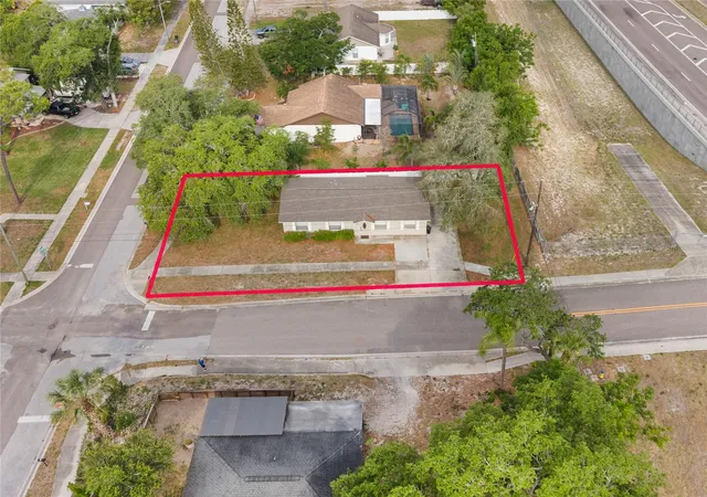 3rd image of 1221 E Court St, Tarpon Springs, FL 34689 | MLS# O6411060