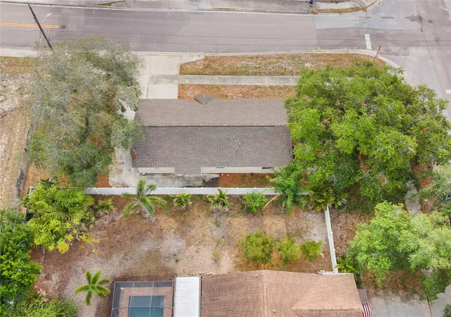5th image of 1221 E Court St, Tarpon Springs, FL 34689 | MLS# O6411060