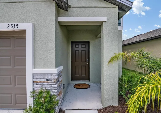 Photo 3 of Single family home for sale at 2515 Victorious Fls Ave, Plant City, FL 33565 | MLS# TB8512470 | Listing updated on 2026-08-29