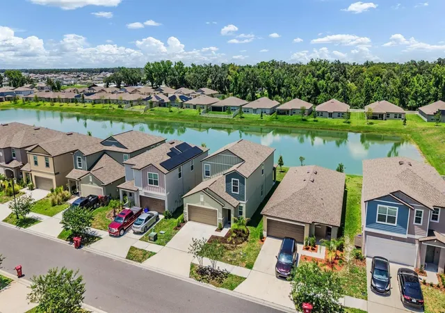 Photo 3 of Single family home for sale at 2515 Victorious Fls Ave, Plant City, FL 33565 | MLS# TB8512470 | Listing updated on 2026-08-29