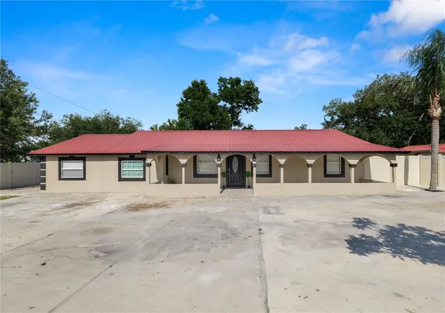 Homes for sale in Mulberry, FL | 4120 Orange Ave, Mulberry, FL 33860 | MLS# L4962222