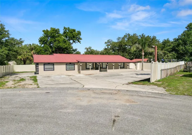 Homes for sale in Mulberry, FL | 4120 Orange Ave, Mulberry, FL 33860 | MLS# L4962222