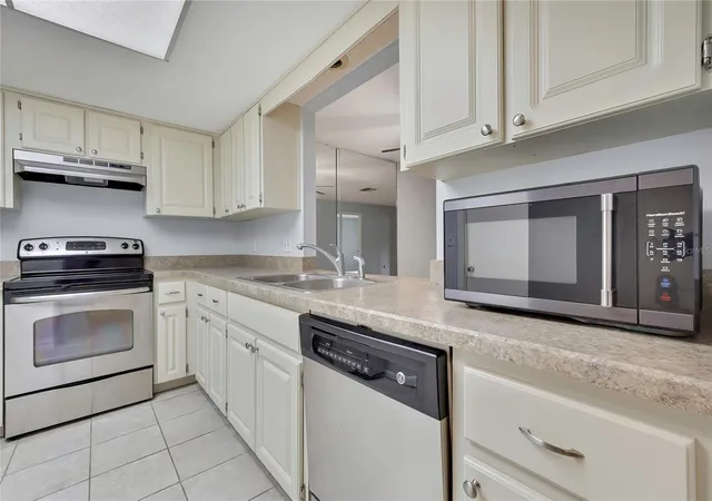 4th image of 63 Douglas St, HOMOSASSA, FL 34446