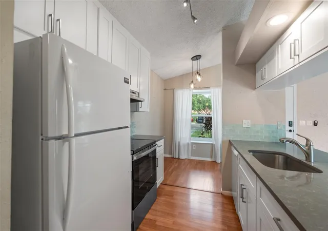 Photo 3 of House for sale at 2662 Megan Ct, Palm Harbor, FL 34684 | MLS# TB8512496 | Listing updated on 2026-09-30