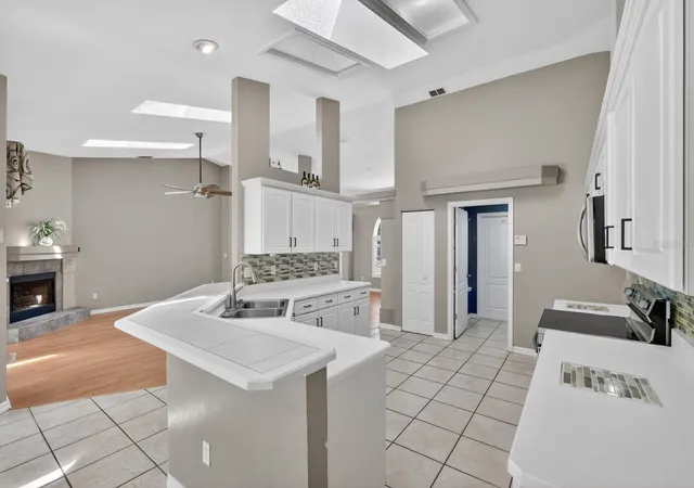 3rd image of 5988 Shady Creek Ln, Port Orange, FL 32128 | MLS# V4949303