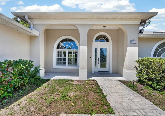 5th image of 5988 Shady Creek Ln, Port Orange, FL 32128 | MLS# V4949303