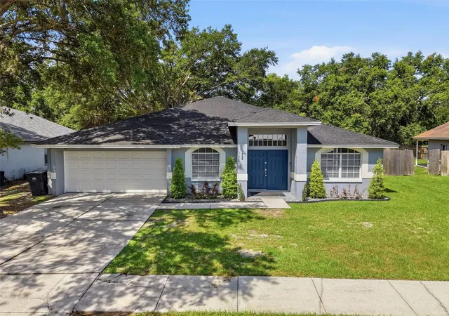 Photo 4 of Single family home for sale at 1328 Gangplank Dr, Valrico, FL 33594 | MLS# W7886127 | Listing updated on 2026-10-03