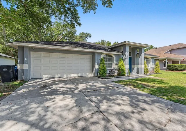 Photo 3 of Single family home for sale at 1328 Gangplank Dr, Valrico, FL 33594 | MLS# W7886127 | Listing updated on 2026-10-03