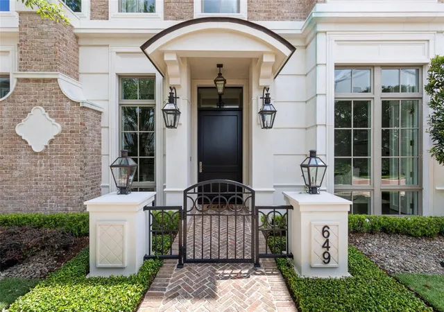 1st image of 649 N Park Ave, Winter Park, FL 32789 | MLS# O6411141