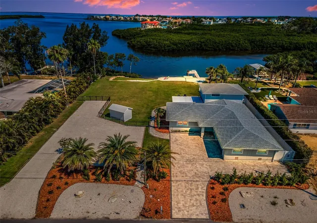 Photo 1 of Single family home for sale at 1620 Sea Breeze Dr, Tarpon Springs, FL 34689 | MLS# W7886130 | Listing updated on 2026-10-09