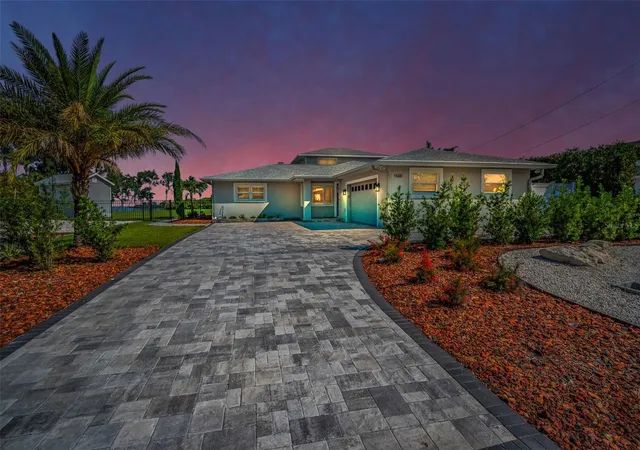 Photo 2 of Single family home for sale at 1620 Sea Breeze Dr, Tarpon Springs, FL 34689 | MLS# W7886130 | Listing updated on 2026-10-09
