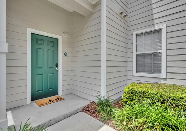 Photo 2 of Condo for sale at 200 Southern Pecan Cir #206, Winter Garden, FL 34787 | MLS# O6411162 | Listing updated on 2026-08-05