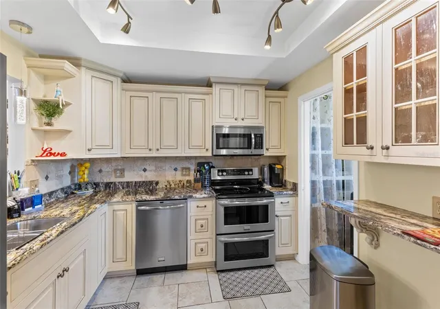 Photo 3 of Townhouse for sale at 924 Virginia Ave, St Cloud, FL 34769 | MLS# S5150688 | Listing updated on 2026-09-23