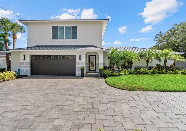 Photo 2 of Single family home for sale at 813 Idlewild Way, Sarasota, FL 34242 | MLS# A4694937 | Listing updated on 2026-07-11