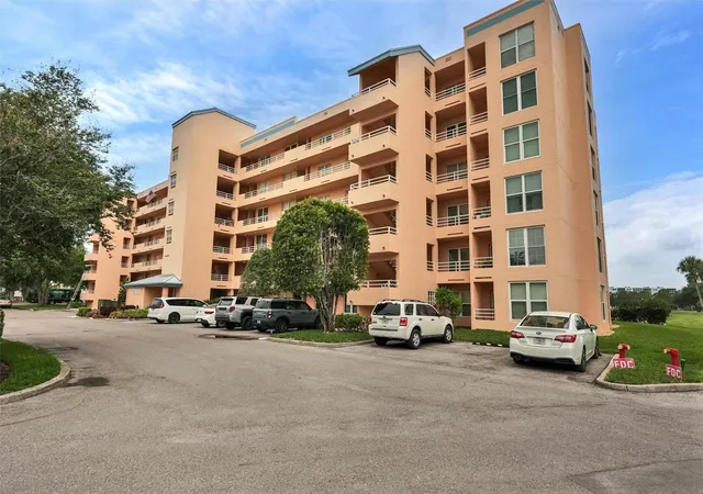 Photo 4 of Condo for sale at 4570 Pinebrook Cir #404, Bradenton, FL 34209 | MLS# A4694952 | Listing updated on 2026-06-26