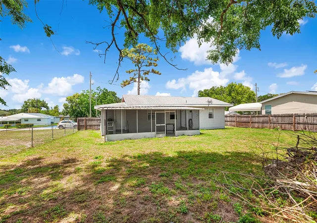 Photo 3 of Single family home for sale at 39014 Kirkland Dr, Zephyrhills, FL 33542 | MLS# TB8512656 | Listing updated on 2026-09-30