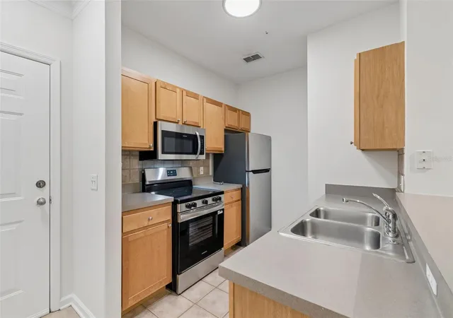 4th image of 4207 S Dale Mabry Hwy #8302, Tampa, FL 33611 | MLS# TB8512669