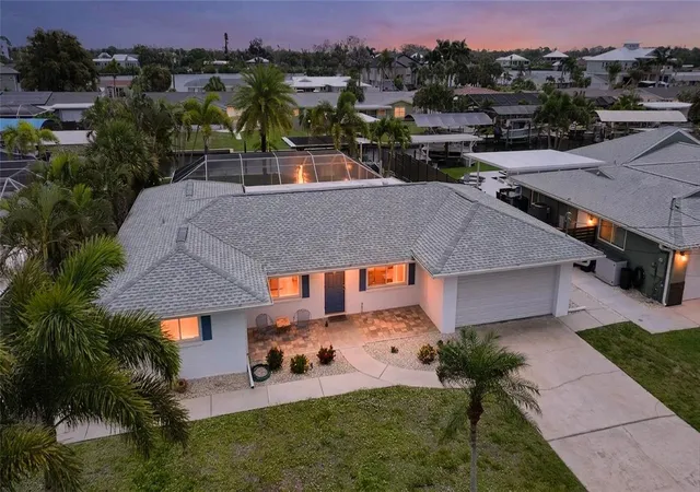 2nd image of 1433 Lemon Bay Dr, Englewood, FL 34223 | MLS# D6147608