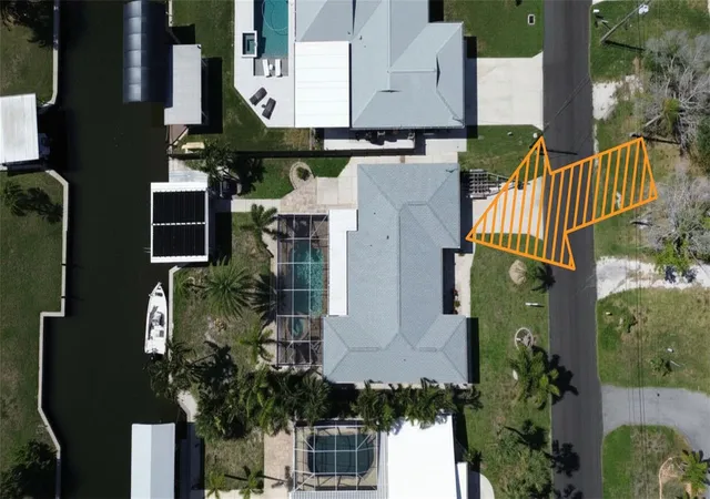 3rd image of 1433 Lemon Bay Dr, Englewood, FL 34223 | MLS# D6147608