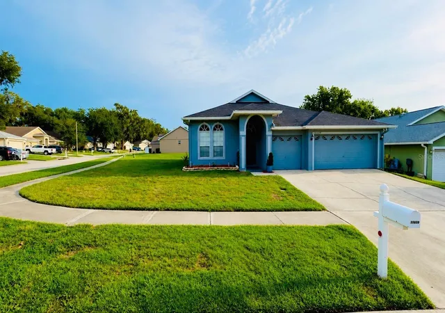 Photo 2 of Single family home for sale at 35609 Welby Ct, Zephyrhills, FL 33541 | MLS# TB8512675 | Listing updated on 2026-08-09