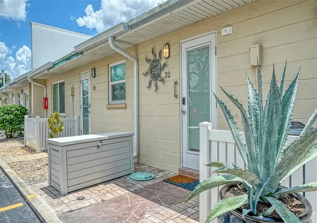Photo 3 of Condo for sale at 5830 Midnight Pass Rd #32, Sarasota, FL 34242 | MLS# A4694962 | Listing updated on 2026-10-05