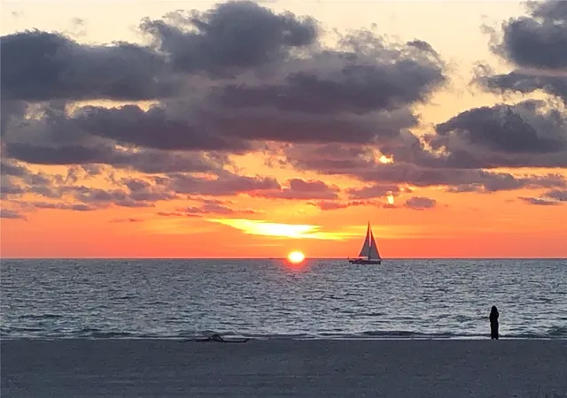 56th image of 1400 Gulf Blvd #409, Clearwater Beach, FL 33767 | MLS# TB8512686