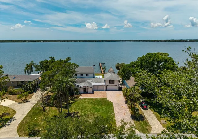 2nd image of 412 Shore Dr E, Oldsmar, FL 34677 | MLS# TB8512698
