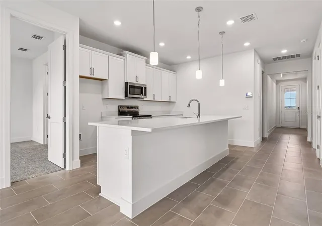 Photo 2 of Single family home for sale at 30310 Emerald Forest Dr, Mount Dora, FL 32757 | MLS# O6411219 | Listing updated on 2026-10-08