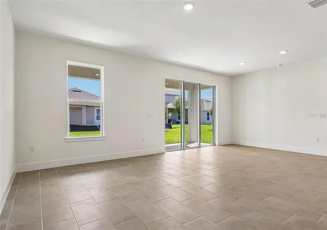 Photo 3 of Single family home for sale at 30310 Emerald Forest Dr, Mount Dora, FL 32757 | MLS# O6411219 | Listing updated on 2026-10-08