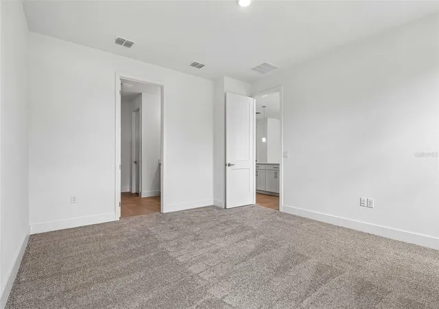 Photo 3 of Single family home for sale at 30310 Emerald Forest Dr, Mount Dora, FL 32757 | MLS# O6411219 | Listing updated on 2026-10-09