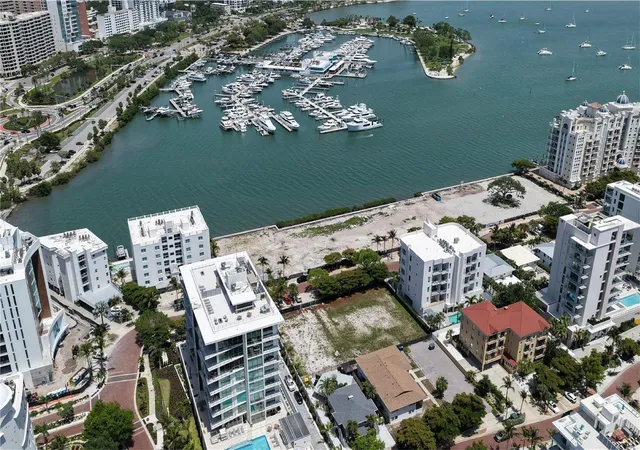 21st image of 621 Golden Gate Pt, Sarasota, FL 34236 | MLS# A4694968