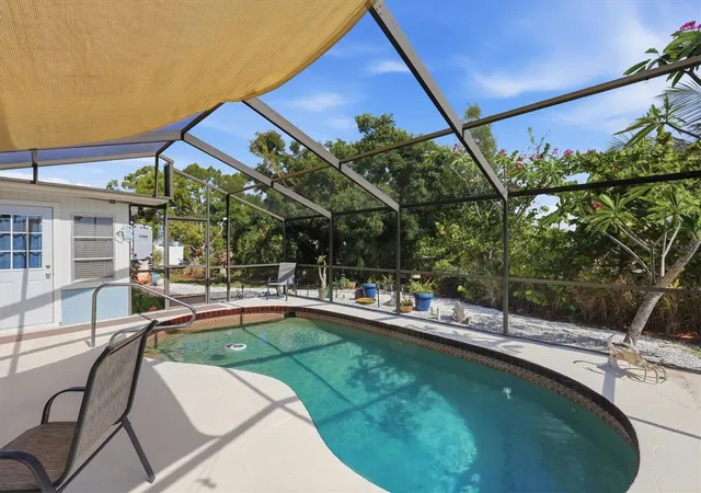 Photo 2 of Single family home for sale at 852 E 6th Street, Englewood, FL 34223 | MLS# D6147609 | Listing updated on 2026-07-04