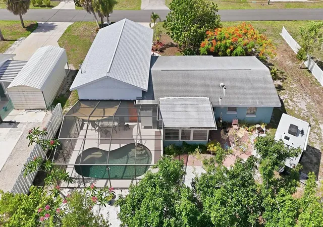 Photo 3 of Single family home for sale at 852 E 6th Street, Englewood, FL 34223 | MLS# D6147609 | Listing updated on 2026-07-04