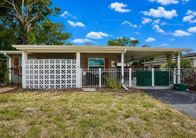 Homes for sale in South Daytona, FL | 2440 Anastasia Dr, South Daytona, FL 32119 | MLS# O6411243