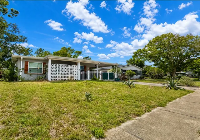 Homes for sale in South Daytona, FL | 2440 Anastasia Dr, South Daytona, FL 32119 | MLS# O6411243