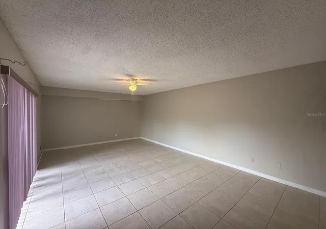 Listing Photo 5 - Condo for sale in building located at 5296 Cypress Ct, ORLANDO, FL 32811 - Unit #433