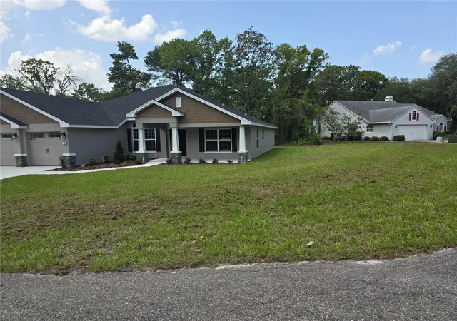 Photo 3 of Single family home for sale at 13 Geranium Ct, Homosassa, FL 34446 | MLS# OM725473 | Listing updated on 2026-08-26